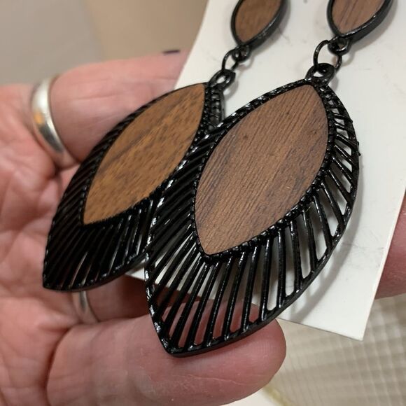 Four pair of earrings. Two are solid wood & walnut color have metal trim detail - Picture 6 of 11